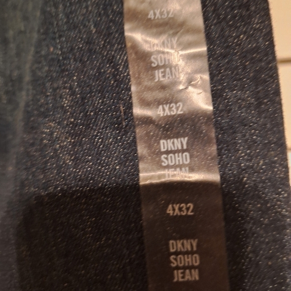 DKNY SOHO Skinny jeans Sz 4  14x9x32 NWT - Picture 4 of 6